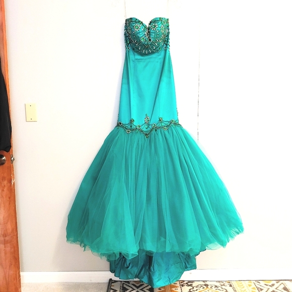 Sherri Hill green, long formal dress 2 - Picture 4 of 16